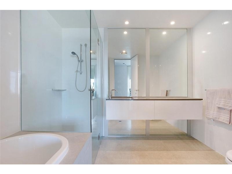 7102/9 Hamilton Avenue, Surfers Paradise QLD 4217