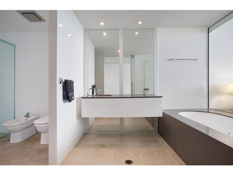 7102/9 Hamilton Avenue, Surfers Paradise QLD 4217