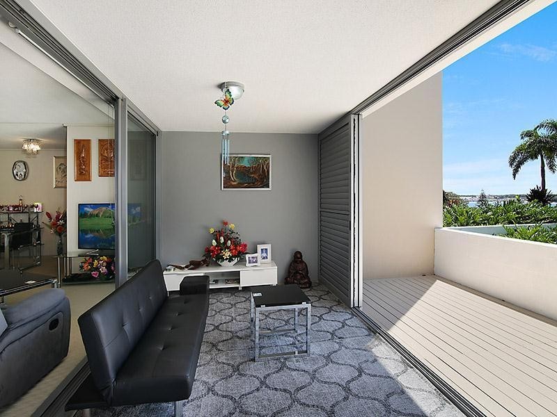 202/105 Scarborough Street, Southport QLD 4215