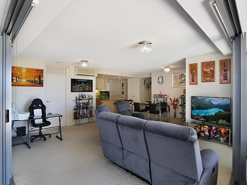 202/105 Scarborough Street, Southport QLD 4215