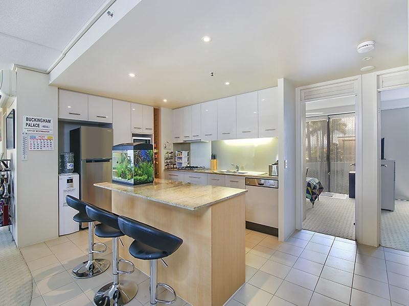 202/105 Scarborough Street, Southport QLD 4215