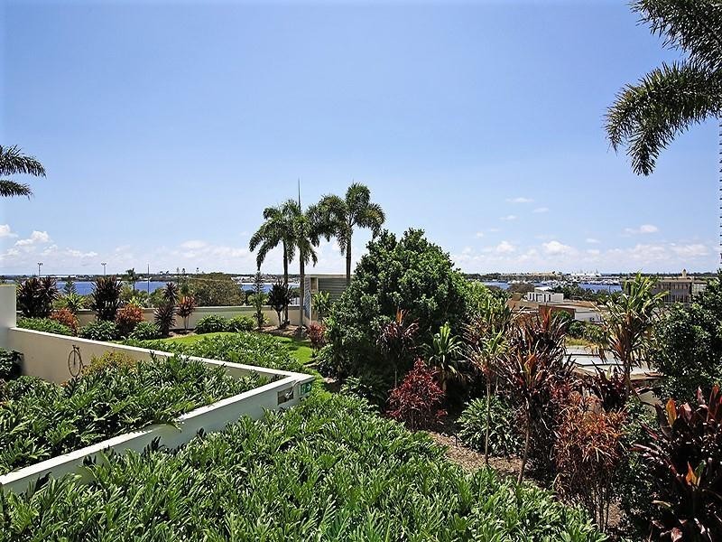 202/105 Scarborough Street, Southport QLD 4215