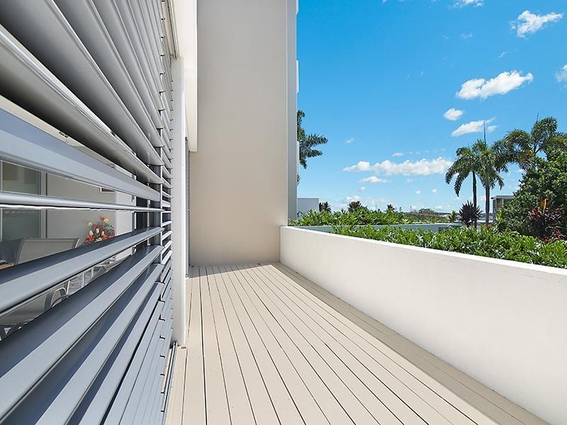 202/105 Scarborough Street, Southport QLD 4215