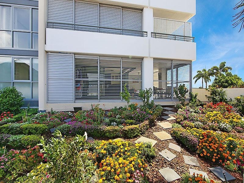 202/105 Scarborough Street, Southport QLD 4215