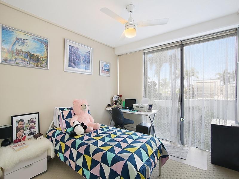 202/105 Scarborough Street, Southport QLD 4215