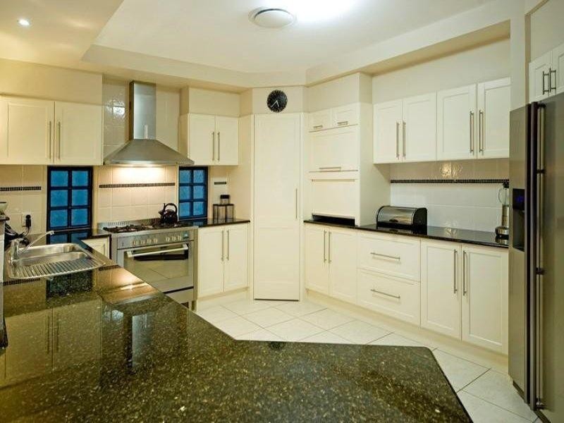 2138 Beaufort Way, Hope Island QLD 4212