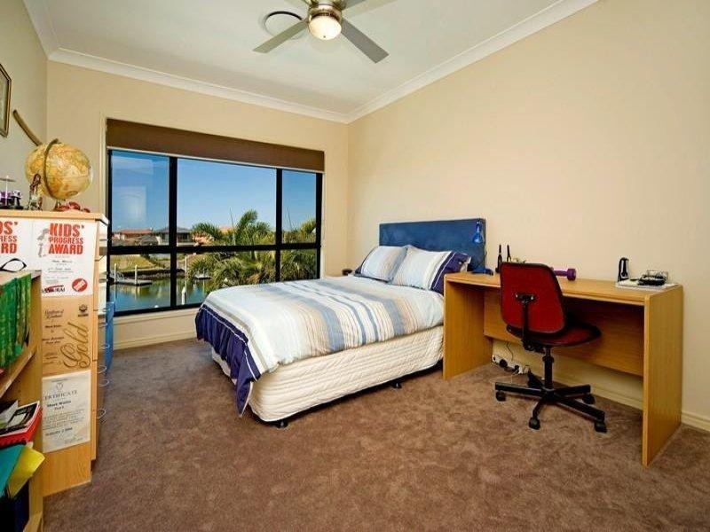 2138 Beaufort Way, Hope Island QLD 4212