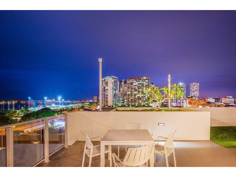 101/13-15 Norman Street, Southport QLD 4215