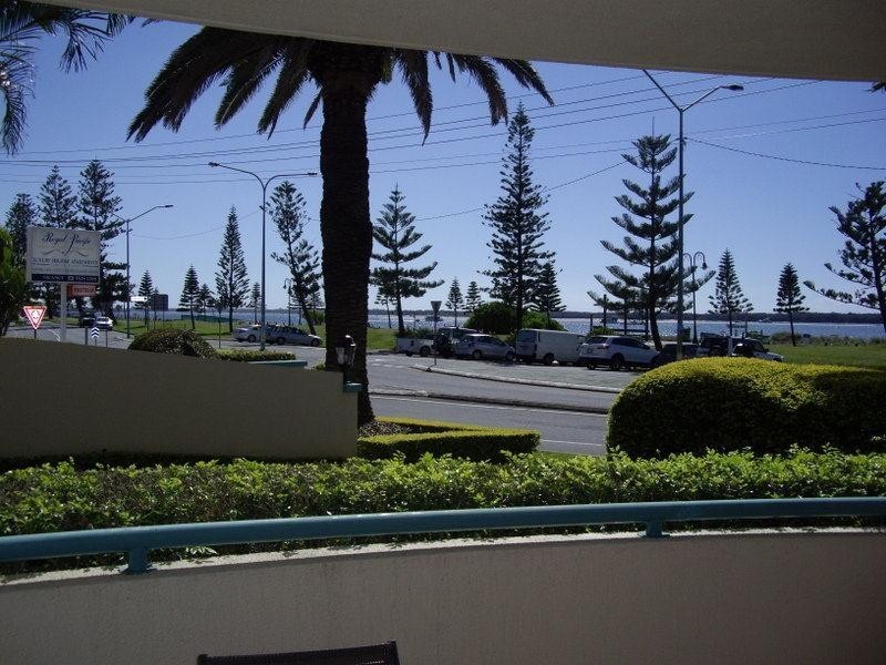 2/484 Marine Parade, Biggera Waters QLD 4216