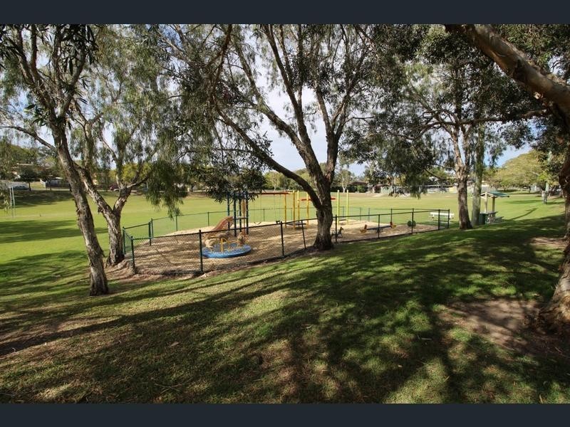 11 Caroline Avenue, Southport QLD 4215