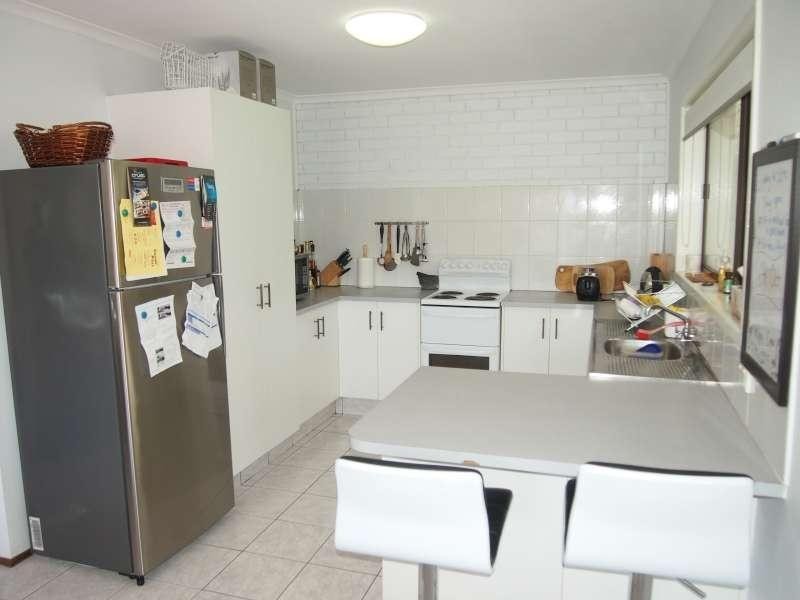 11 Caroline Avenue, Southport QLD 4215