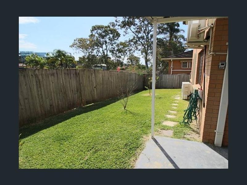 11 Caroline Avenue, Southport QLD 4215