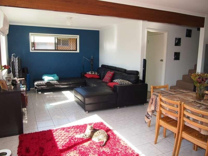 11 Caroline Avenue, Southport QLD 4215