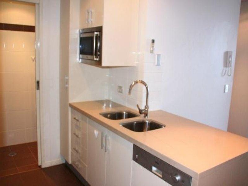 1101/2 Aqua Street, Southport QLD 4215