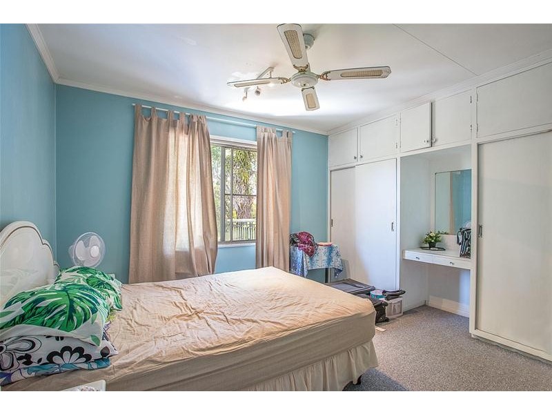 20 Ashbourne Terrace, Biggera Waters QLD 4216