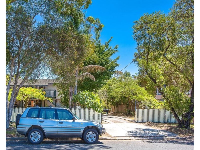 20 Ashbourne Terrace, Biggera Waters QLD 4216