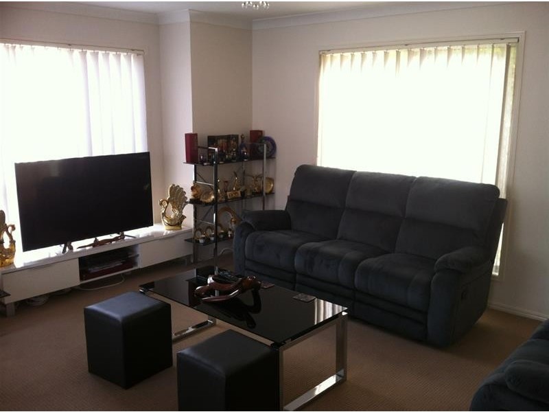 2/106 Pohlman Street, Southport QLD 4215