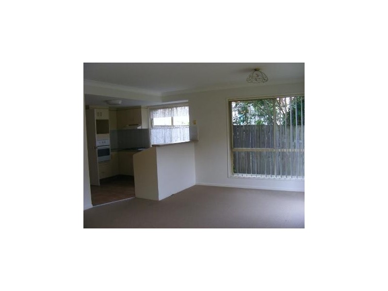 2/106 Pohlman Street, Southport QLD 4215