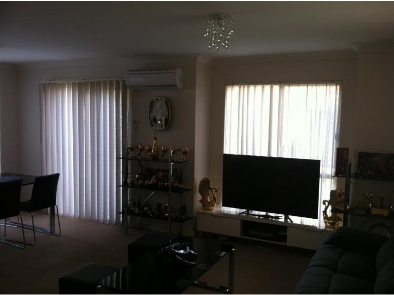 2/106 Pohlman Street, Southport QLD 4215