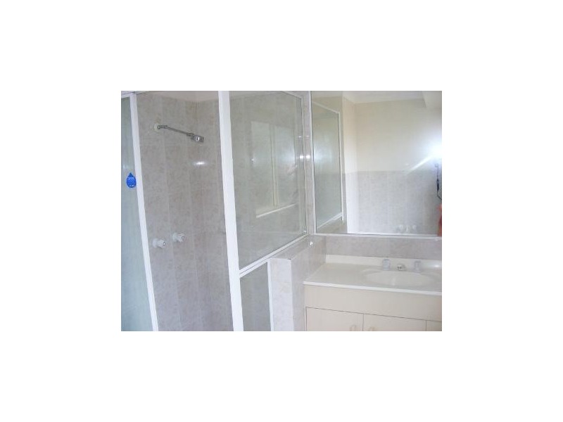 2/106 Pohlman Street, Southport QLD 4215