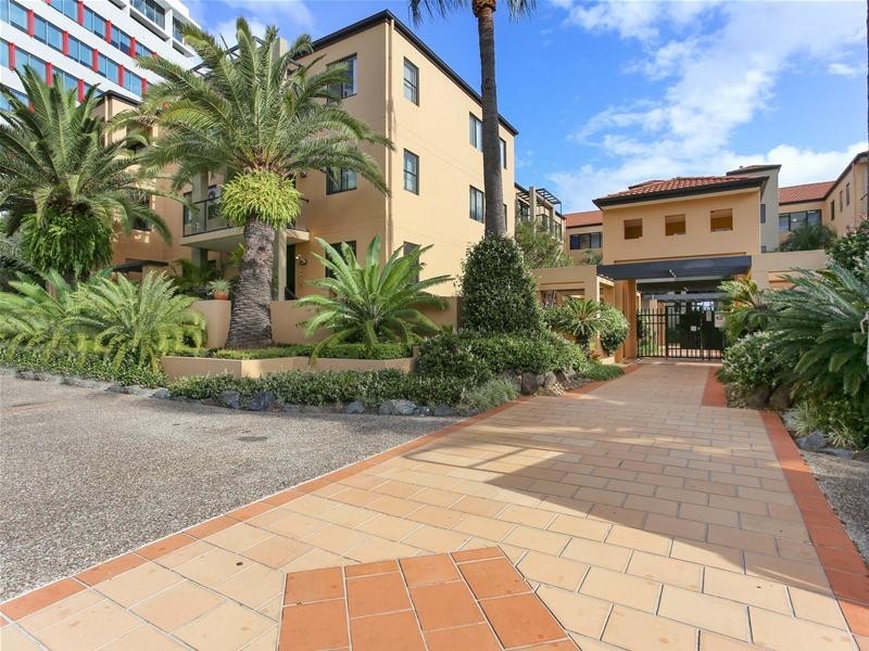 39/24 Slatyer Avenue, Bundall QLD 4217