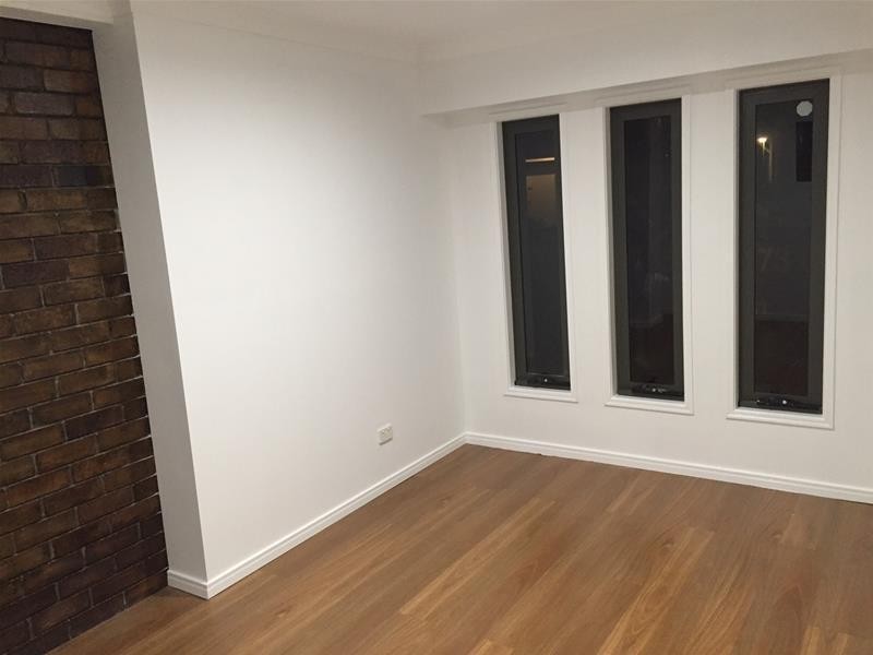 17 Wyndham Avenue, Southport QLD 4215