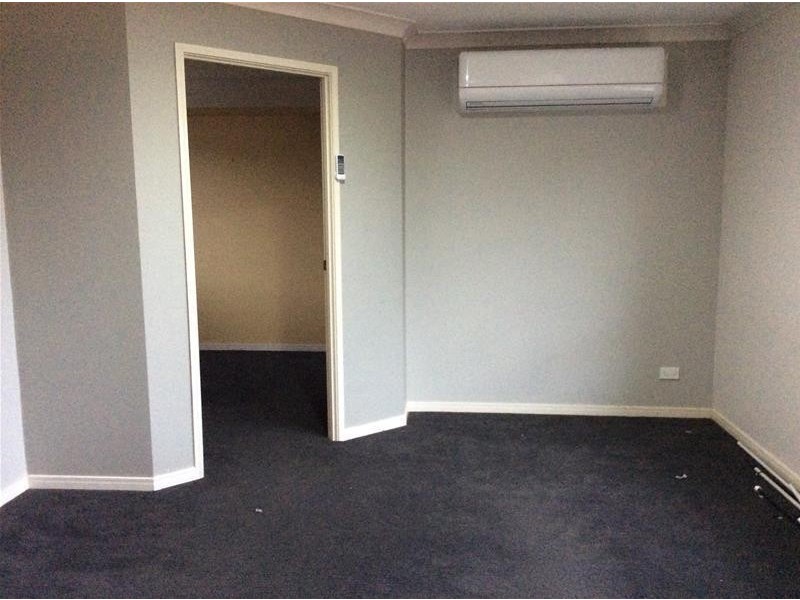 17 Wyndham Avenue, Southport QLD 4215