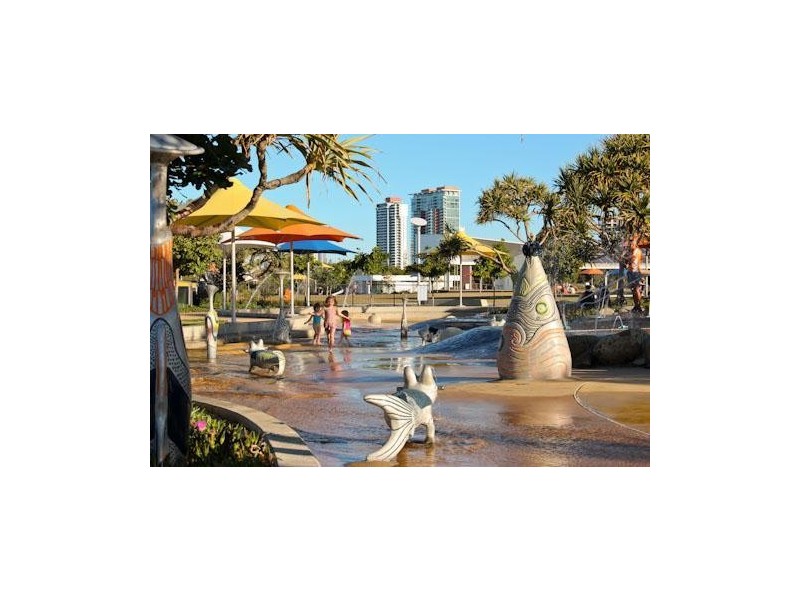 17 Wyndham Avenue, Southport QLD 4215