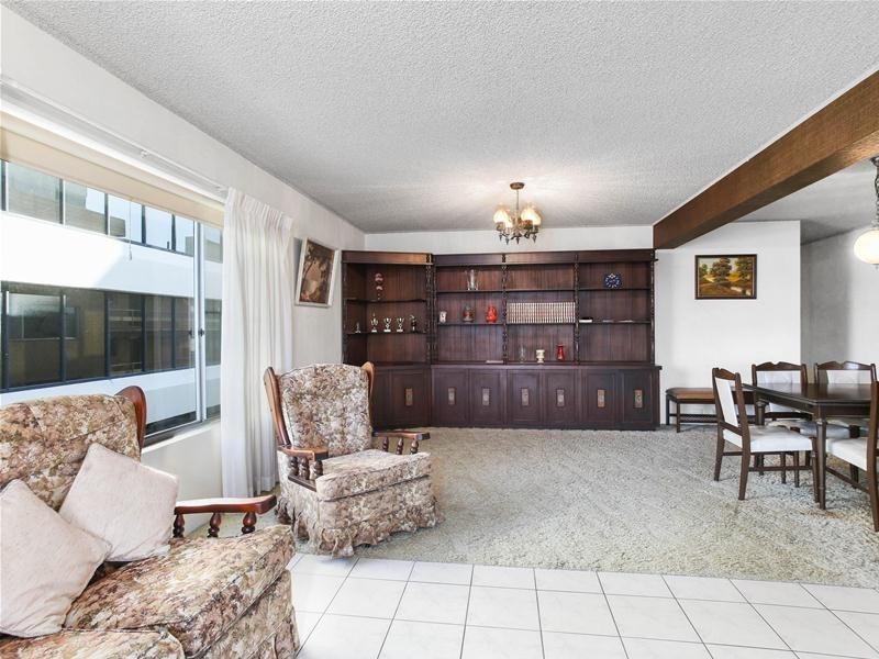 3/28  Marine Parade, Southport QLD 4215