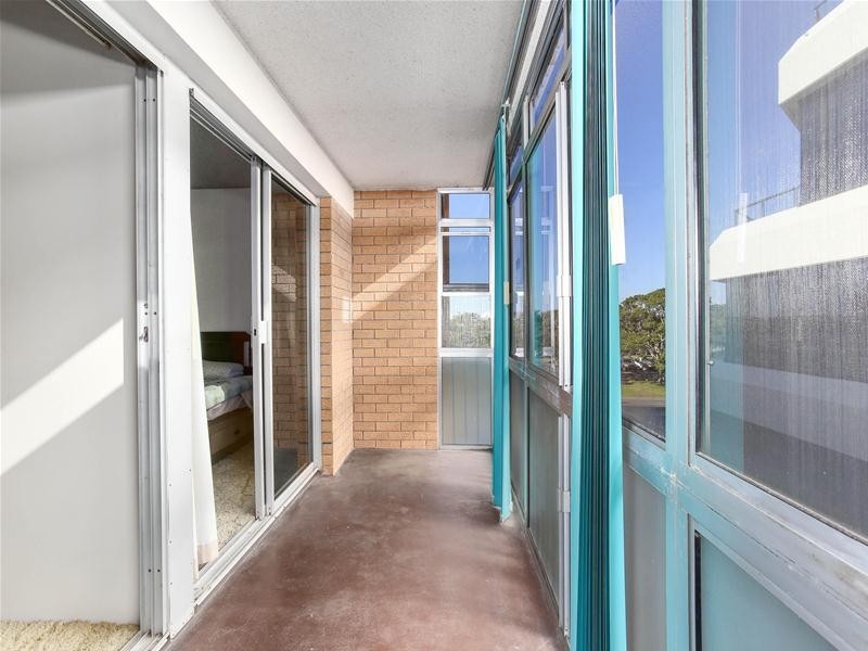 3/28  Marine Parade, Southport QLD 4215