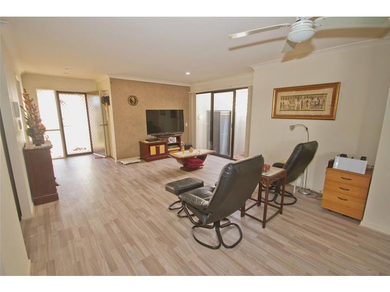 24/24 Amsonia Court, Arundel QLD 4214