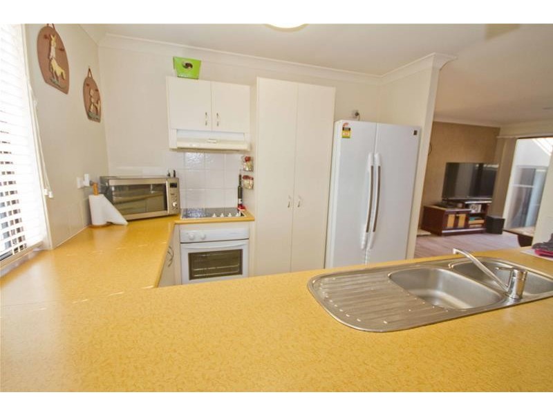 24/24 Amsonia Court, Arundel QLD 4214