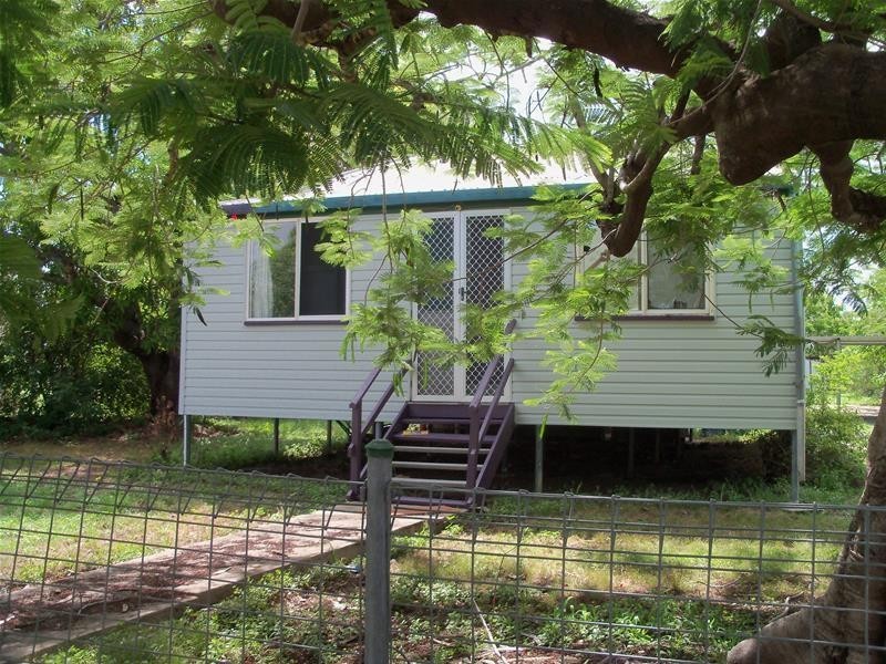 11 Aberdeen Street, Collinsville QLD 4804