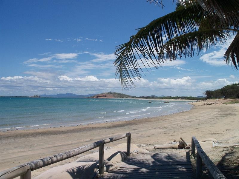 1,2,3/23 Bluewater Parade, Bowen QLD 4805