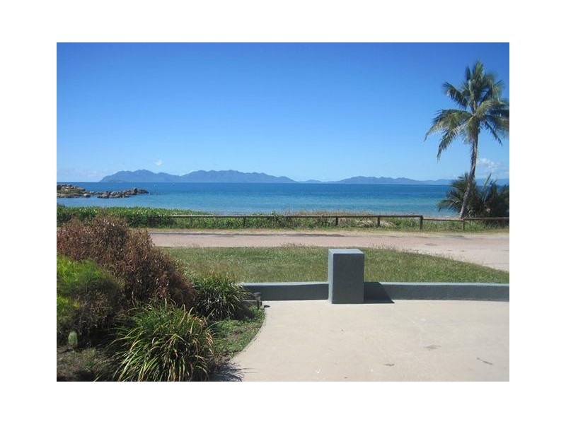 17 Bluewater Parade, Bowen QLD 4805