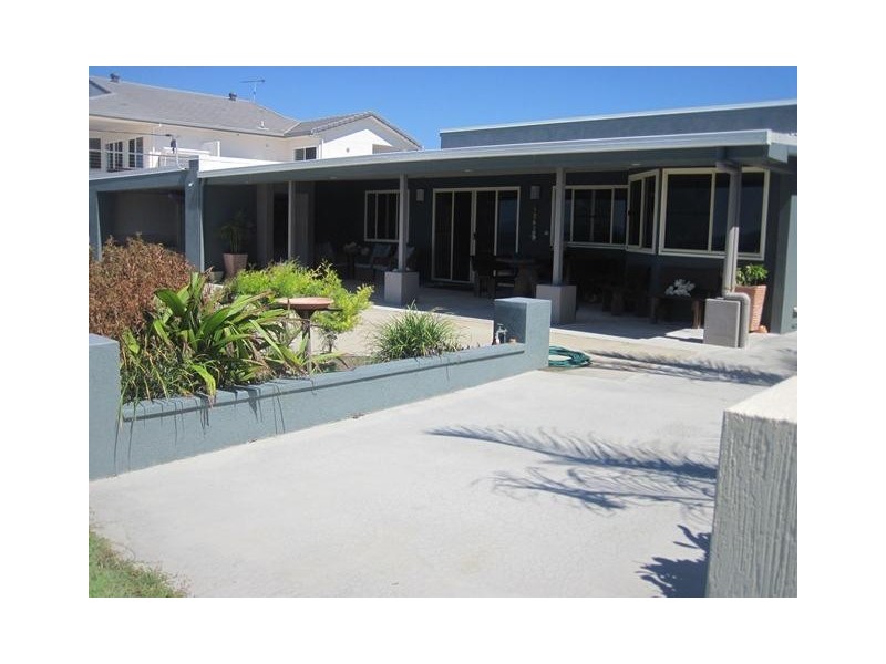 17 Bluewater Parade, Bowen QLD 4805