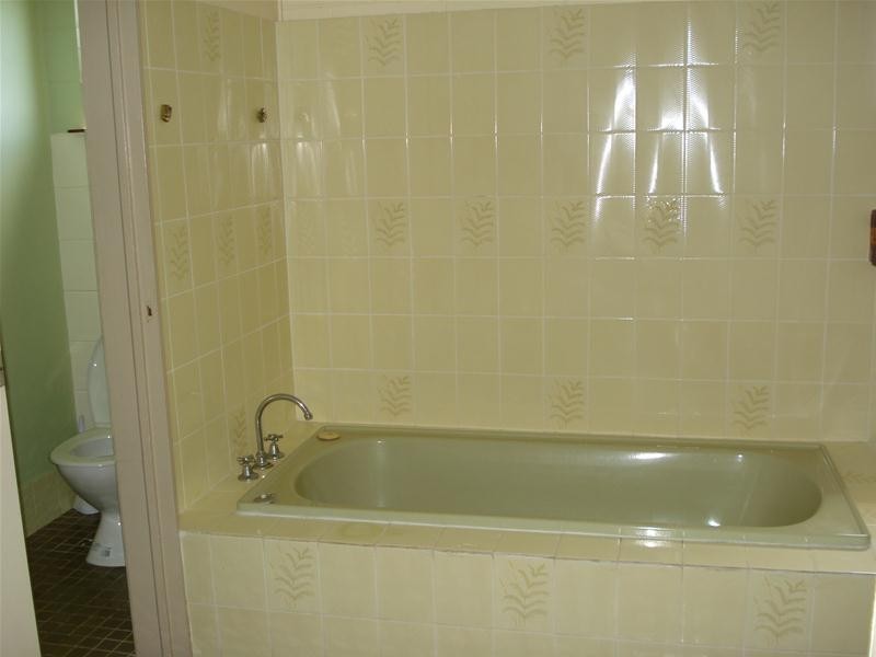 12 Wentworth Street, Bowen QLD 4805