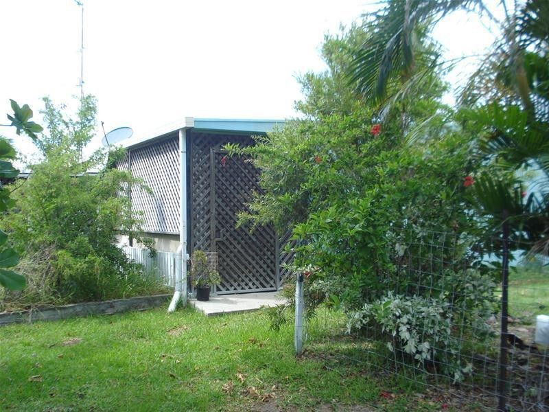 2/85 Powell Street, Bowen QLD 4805