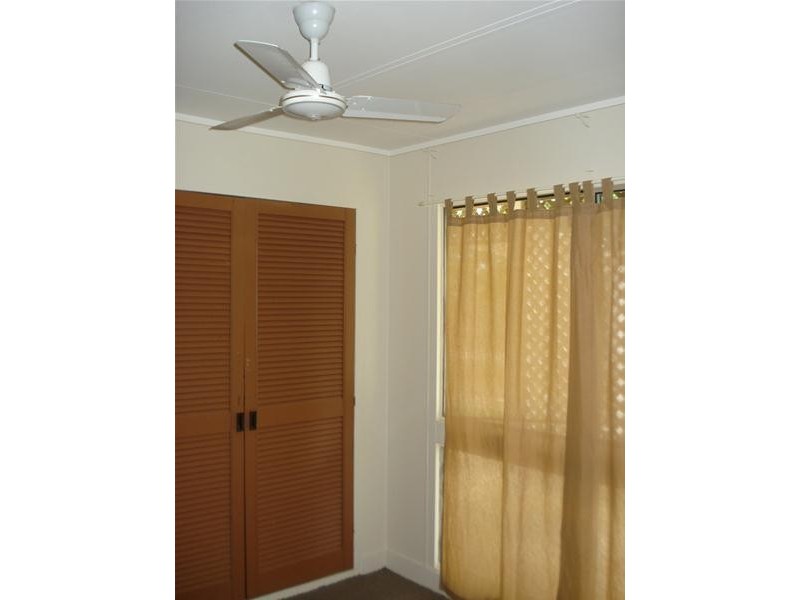 2/85 Powell Street, Bowen QLD 4805
