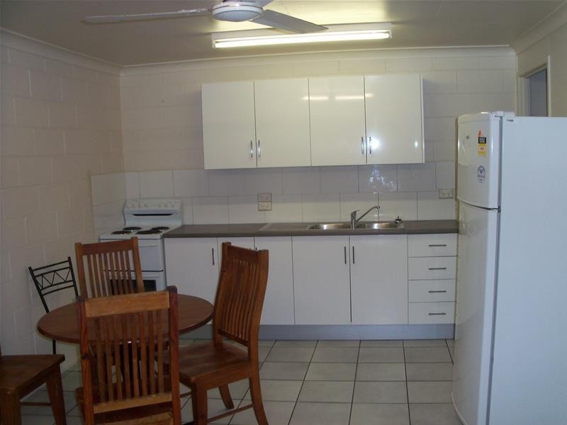 4/10  Dalrymple Street, Bowen QLD 4805