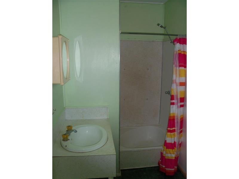 2/16 Wentworth Street, Bowen QLD 4805