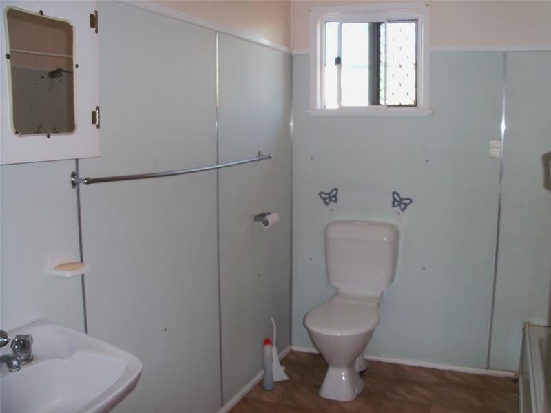 14 Rodney Street, Bowen QLD 4805