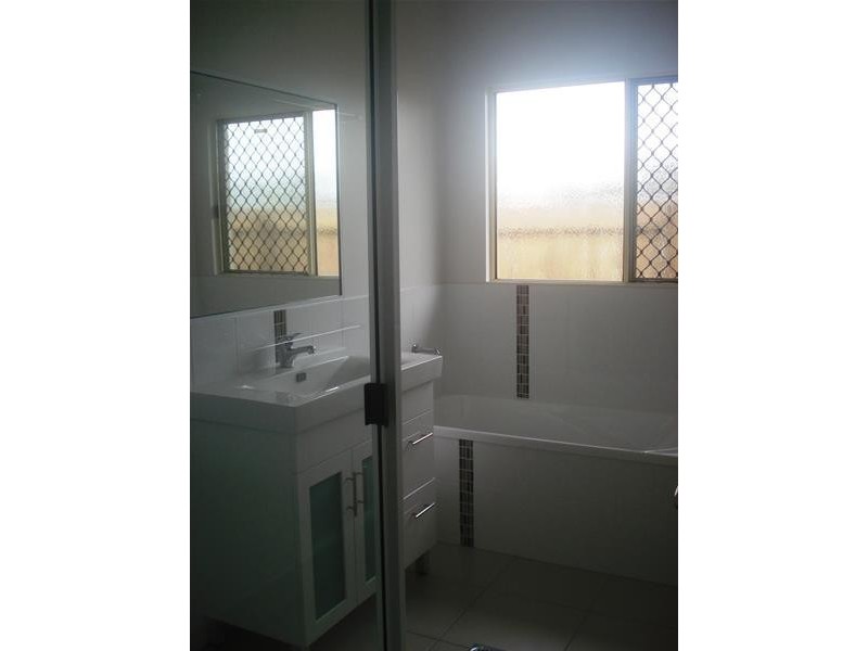 20 Seabreeze Crescent, Bowen QLD 4805