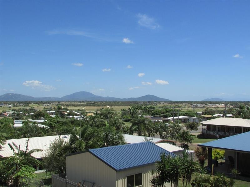 2  Honey Place, Bowen QLD 4805