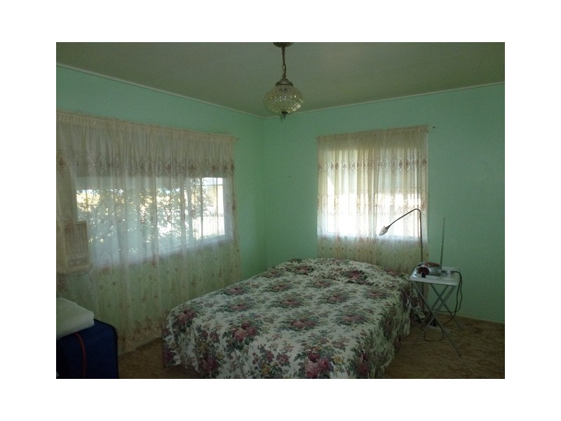 16 Wentworth Street, Bowen QLD 4805