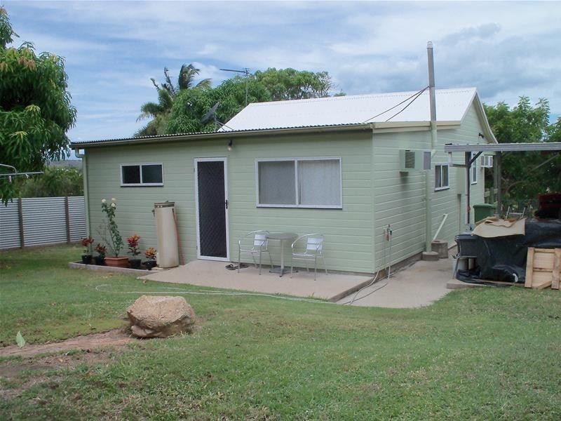 2/10 Mitchell Street, Bowen QLD 4805