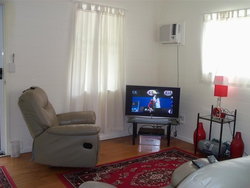 2/10 Mitchell Street, Bowen QLD 4805