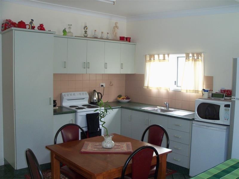 2/10 Mitchell Street, Bowen QLD 4805