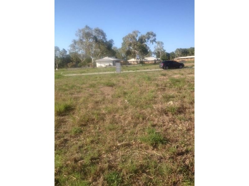 4 Wattle Crescent, Bowen QLD 4805