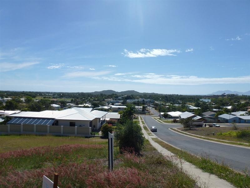 14 Tynwald Avenue, Bowen QLD 4805